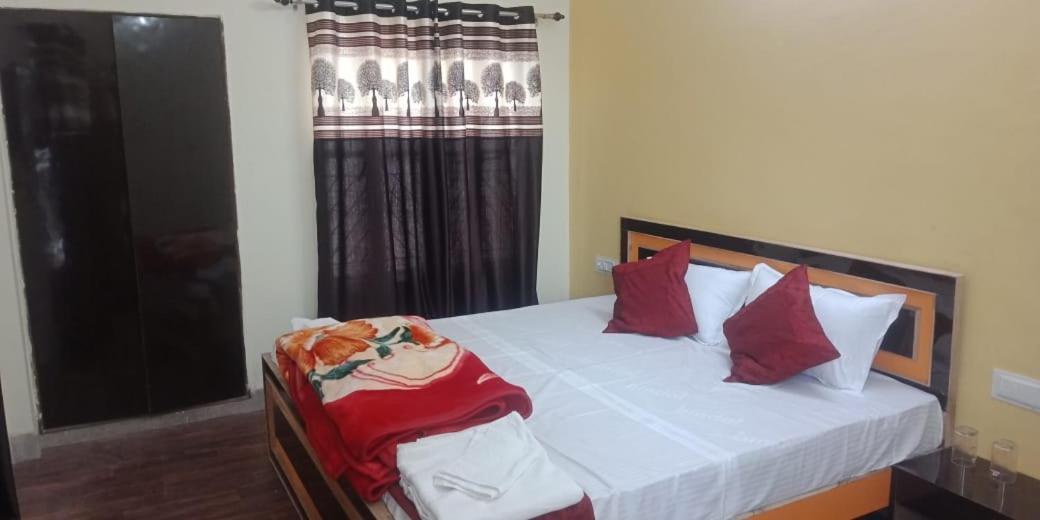 Varanasi Paradise Ngoại thất bức ảnh